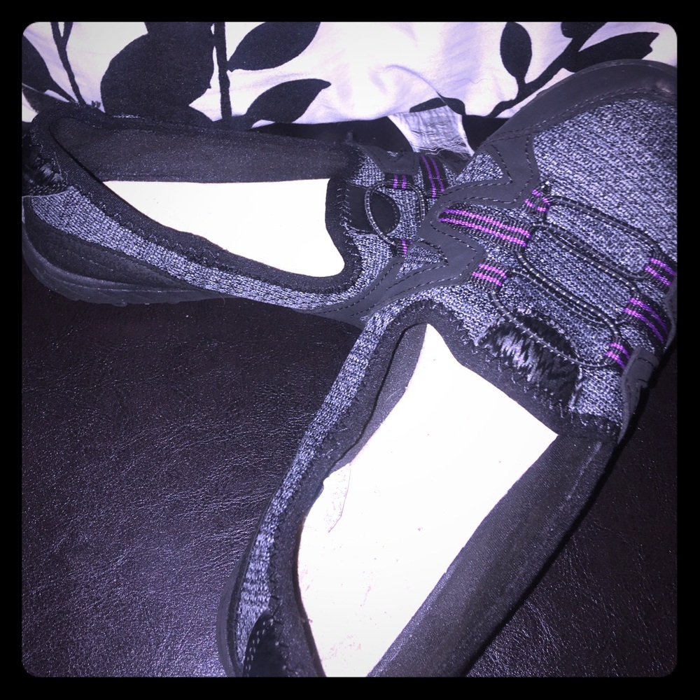 Girls sporty flats